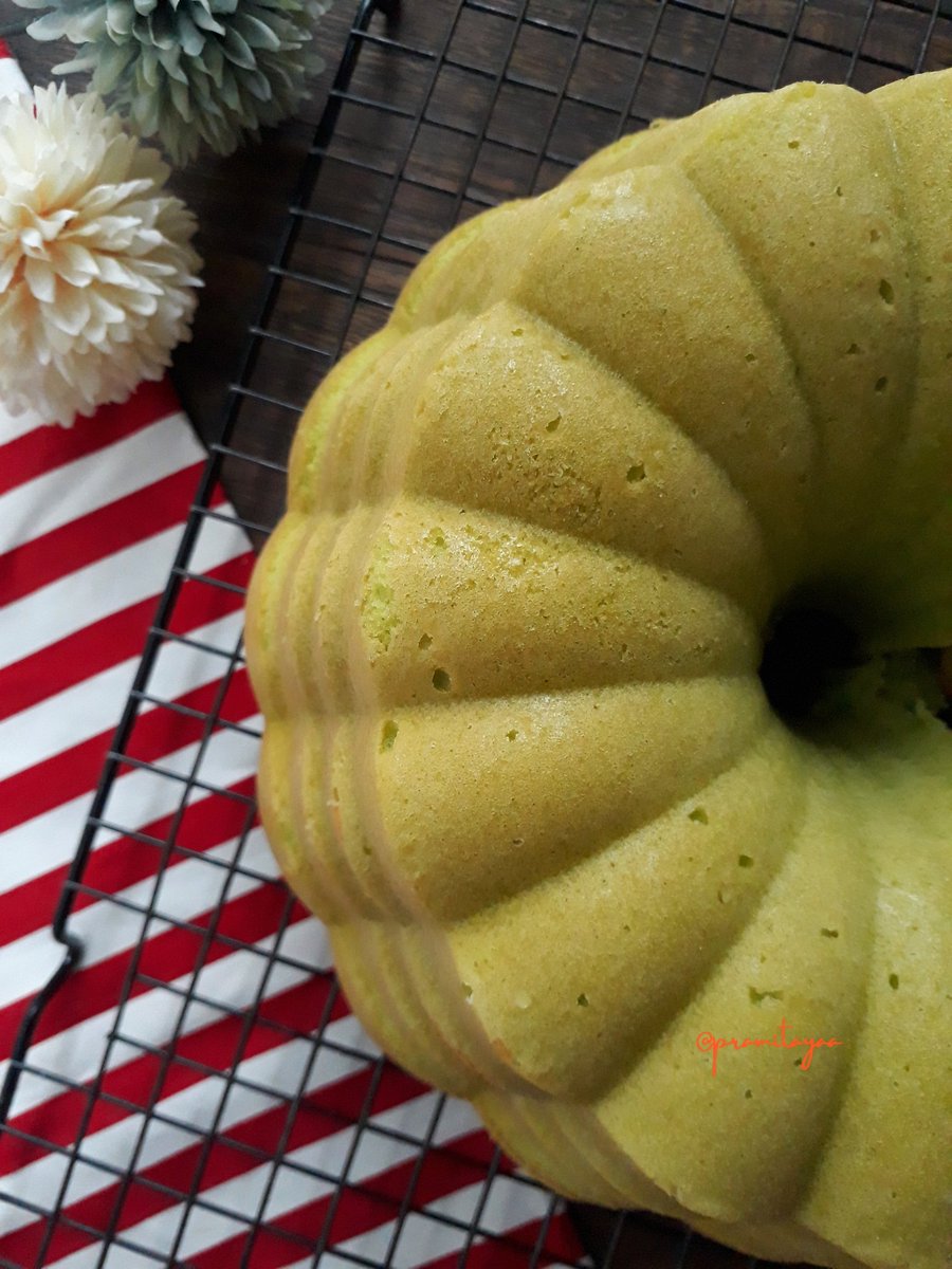 pramitayaa's tweet photo. Bikin sendiri pengoles loyang ANTI LENGKET CUMA 3 BAHAN😍

Meskipun pakai loyang biasa, dgn pengoles ini, gak pake drama bolu bopeng2 krn lengket.

Cek videonya 👇👇👇 https://t.co/9lXjKmQMBJ