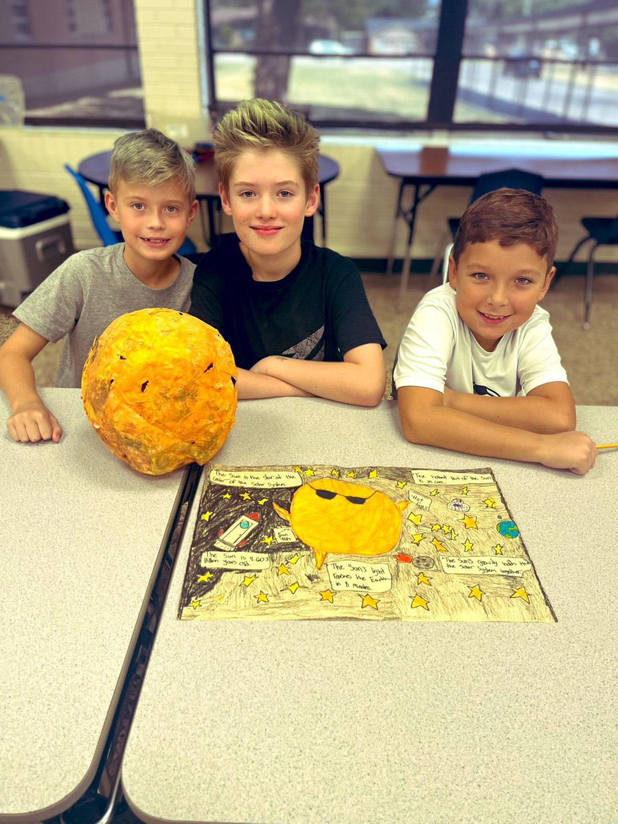 talanajb's tweet photo. Extended Day Academy is Out In Space! These planet projects were a huge it! #TheStonegateWay https://t.co/mm8GhkbAXP
