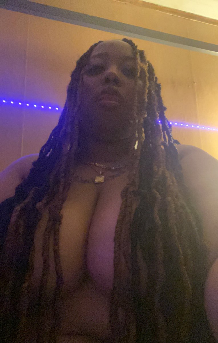 SarahJaneHoney's tweet photo. i love locs 🥰 https://t.co/sQyyhtkYwN