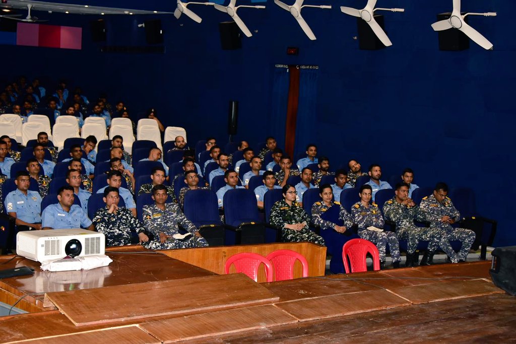 IN_HQSNC's tweet photo. Committed to #DigitalTransformation,an awareness workshop on Indian Navy Digital Library(INDL 2.0) was conducted at #SNC. Unique features &amp; E-resources of #INDL platform &amp; its mobile App MyLOFT providing seamless and secure access was demonstrated. #IndianNavy
#DigitalIndia https://t.co/yGK6qvmmuJ