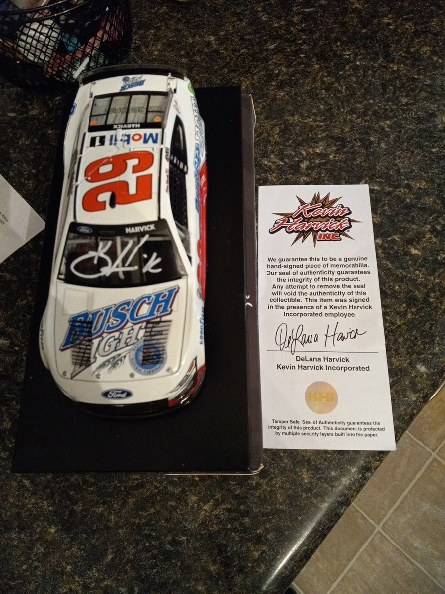 RoxanaBUD29's tweet photo. @RodneyChilders4 @StewartHaasRcng @roushyates I'm excited ! To see that #4team in VL !!! My Lucky Charm came today !! https://t.co/43EHJcXhVl