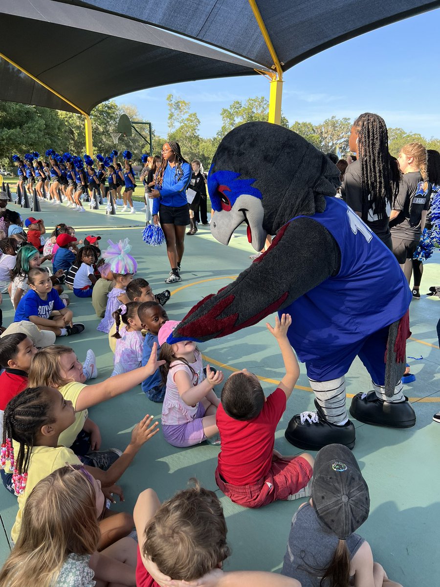 HCPSLopezElem's tweet photo. Our friends and neighbors from Armwood High School joined us for our BACK-TO-SCHOOL PEP RALLY. What an exciting morning! #seffnerstrong @ZemHarris @vanity_jolly @HillsboroughSch https://t.co/OFvGSWXziT