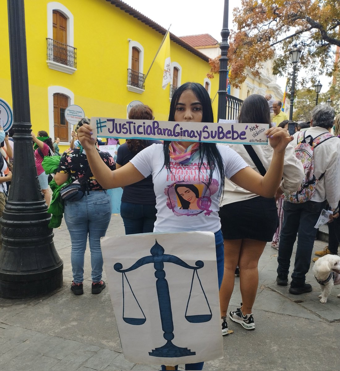 manuelita1504's tweet photo. #25Ag
Giannelly Pirrongelli
(Embarazada de 8m)
#Femicidio #Bolívar
23/9/20
Recibió golpiza de #RobertTerán(pareja)
25/9/20
Mueren madre e hijo
20/4/22
Terán recibe 30a de #SentenciaCondenatoria
Defensa APELÓ y RECUSÓ a #CorteDeApelaciones
aún sin DECISIÓN
PEDIMOS
#SentenciaFIRME https://t.co/xtZ4ZEqCIT