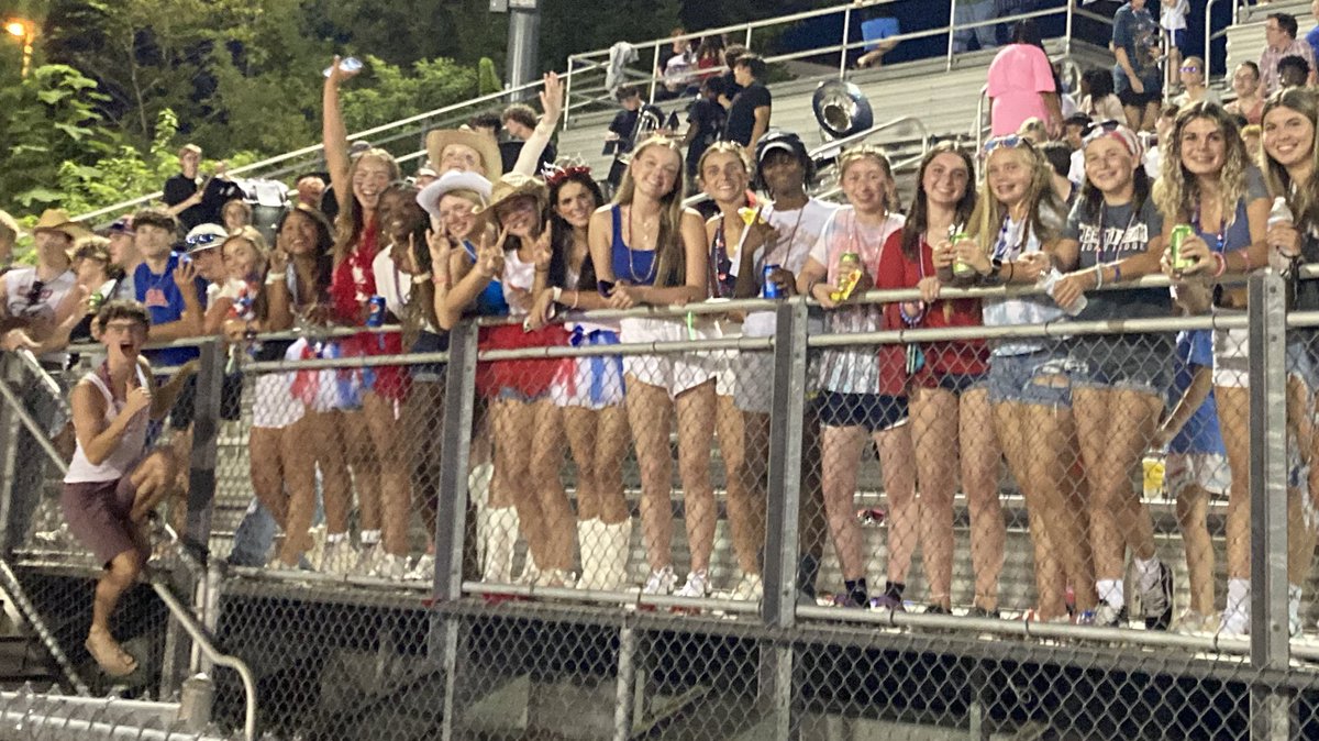 OrangeCoSchools's tweet image. It’s Friday night at the Ridge! @CRHSFB23 @CRHSRedWolves #FridayNightLights