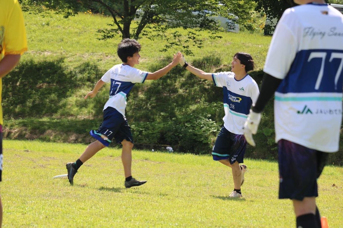 iFlyingSaucers's tweet photo. 【東北リーグ2023 あきた田沢湖MIX大会】

夏すぎる暑さ！！
日焼けがすごいことになった大会でした笑　そして遂にソーサーズもグローバル化✨強力な助っ人にもお世話になりました🤜🤛
結果は4位でした！これからもチーム目標の達成に向けて頑張っていきます！

#🥏 
#アルティメット
#jaいわて https://t.co/gKslZbu1Bq