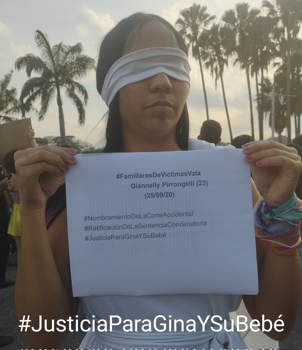 manuelita1504's tweet photo. #25Ag
Caso Giannelly Pirrongelli
(8meses de embarazo)
#FEMICIDIO #Bolívar
25/9/20
Mueren madre e hijo por golpiza que le propinó su pareja Robert Terán 3 días antes
20/4/22
Terán recibió 30a de #SentenciaCondenatoria
Defensa #Recusó a #CorteDeApelaciones
PEDIMOS
#CorteAccidental https://t.co/VFMvJO8b2m