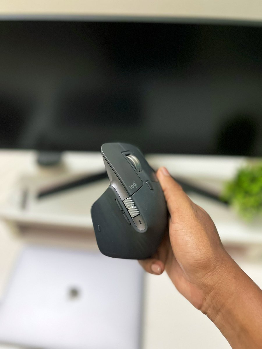 Finally added a perfect mouse to my setup <a href="/LogitechG/">Logitech G</a> Master MX 3S