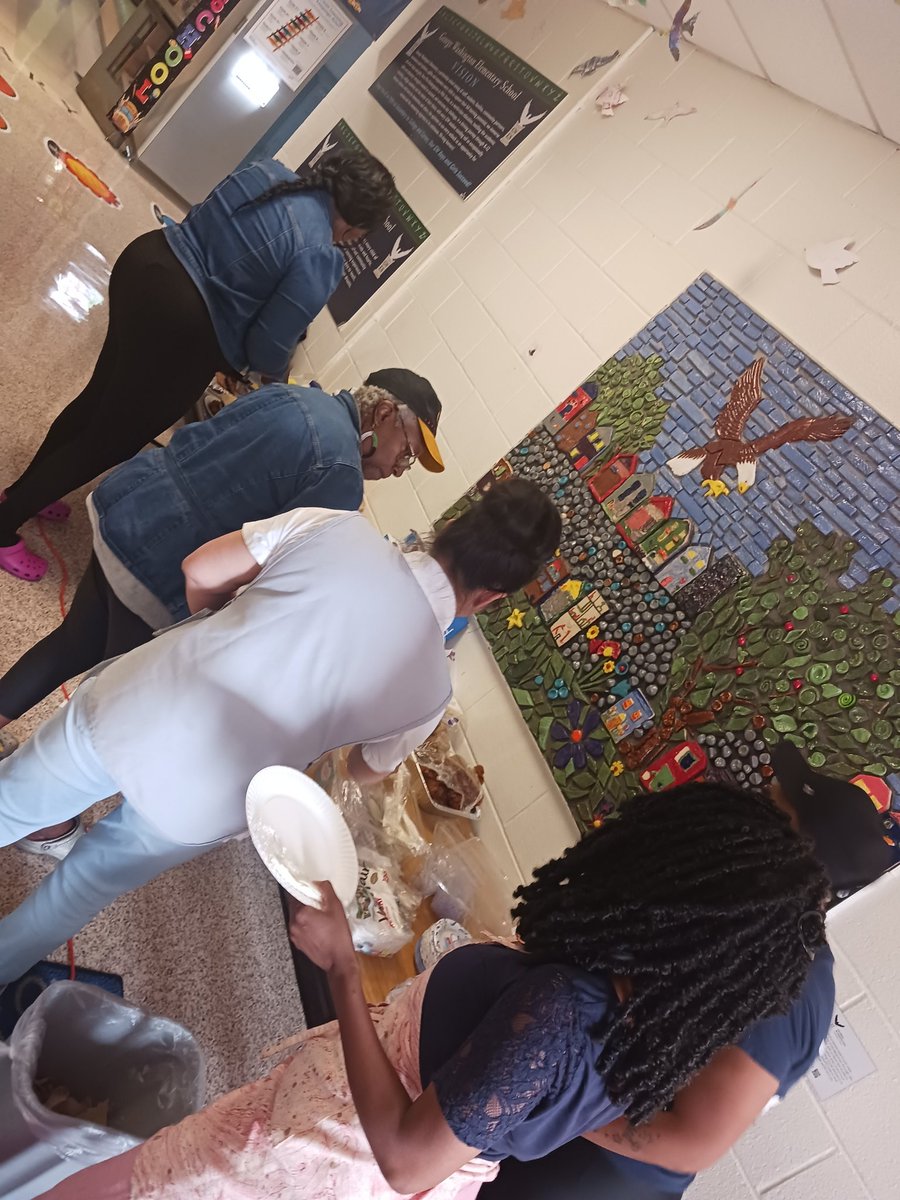 PrincipalShepp's tweet image. The GDubb Way
#ThisIsHowWeDoIt #Cookouts #AndLineDancing