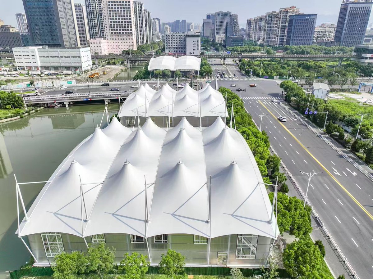Gao_Starry's tweet image. High-quality PTFE membrane materials are used to ensure the sustainable use and maintainability of the roofing. The design scheme of the canopy starts from the perspective of safety, comfort and quality, pays attention to details and is creative.
#ptfe #membranestructure #roof