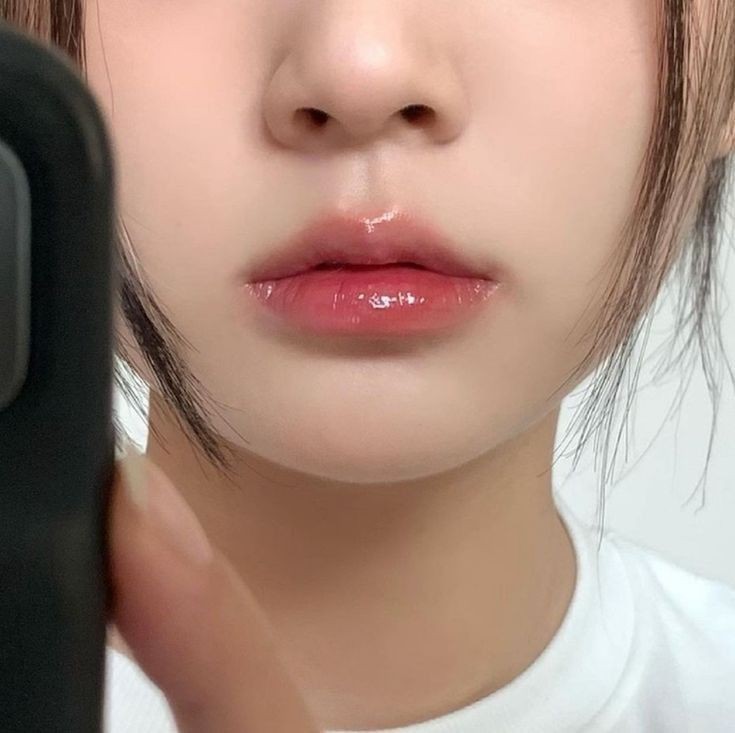 skyvidii's tweet image. Lip Care Routine For Plumpy Lips💋🩷
Bibir auto sehat dan natural!😍

—a thread