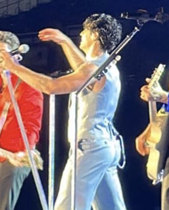 LeahEchelon's tweet photo. 🤭 @joejonas https://t.co/KOB4XANOuv