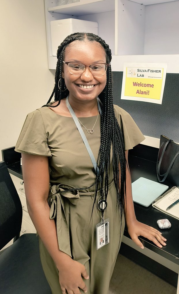 JessSFisher's tweet photo. Warmest welcome to Alani Parker our new @GenomeInstitute Opportunities in Genomics Research Postbac. She is a recent @HarrisStowe graduate and will work on understanding cell cycle in chemo resistant #breastcancer this year. 
#WomenInScience @JimSkeath
@reykajayasinghe @WashUOnc https://t.co/kx2dJ1vCTu