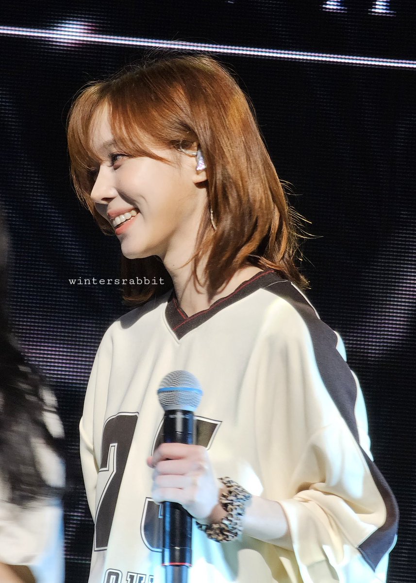 winttokkie's tweet photo. shes so freakin attractive wth https://t.co/jOYV3B5iJL
