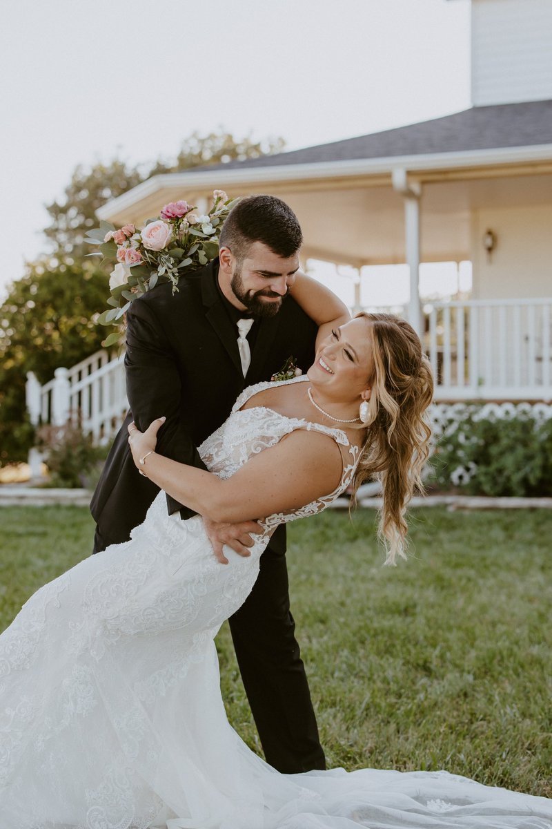 taylore_29's tweet photo. just making my yearly twitter update. we got married :) https://t.co/TdXhOs3bW8