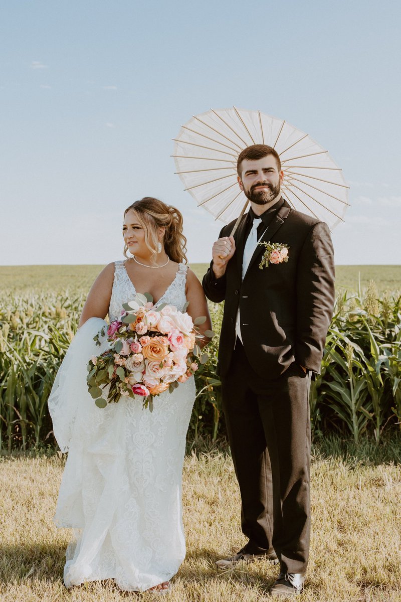 taylore_29's tweet photo. just making my yearly twitter update. we got married :) https://t.co/TdXhOs3bW8