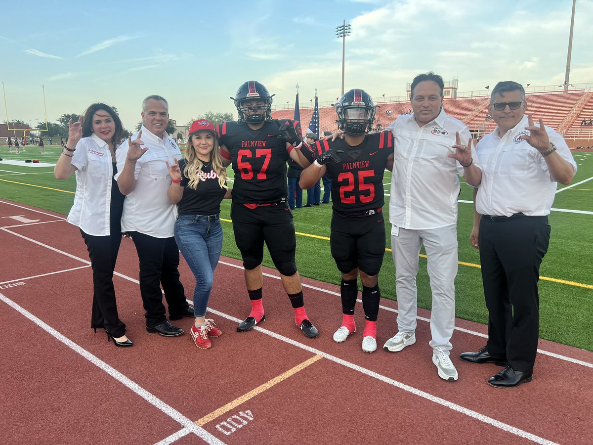 lajoyaisd's tweet image. Gooooo LOBOS!! @FootballLobos @lobo_pride