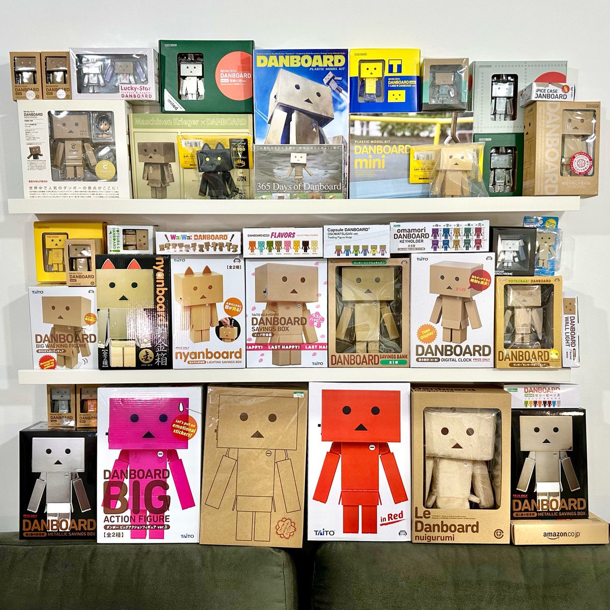 danboardmuseum's tweet photo. Me and my Danbo collection 😁 … Use #mydanbocollection to share yours 😊 … https://t.co/Z7LVWQaBFl 🌟 … #danbo #danboard #ダンボー #よつばと #danboardmuseum #danboardphotography #danbophotography #danbolove #yotsubato #toyphotography #toycollector #toycollection #toycommunity https://t.co/X3Y6FOwtnE