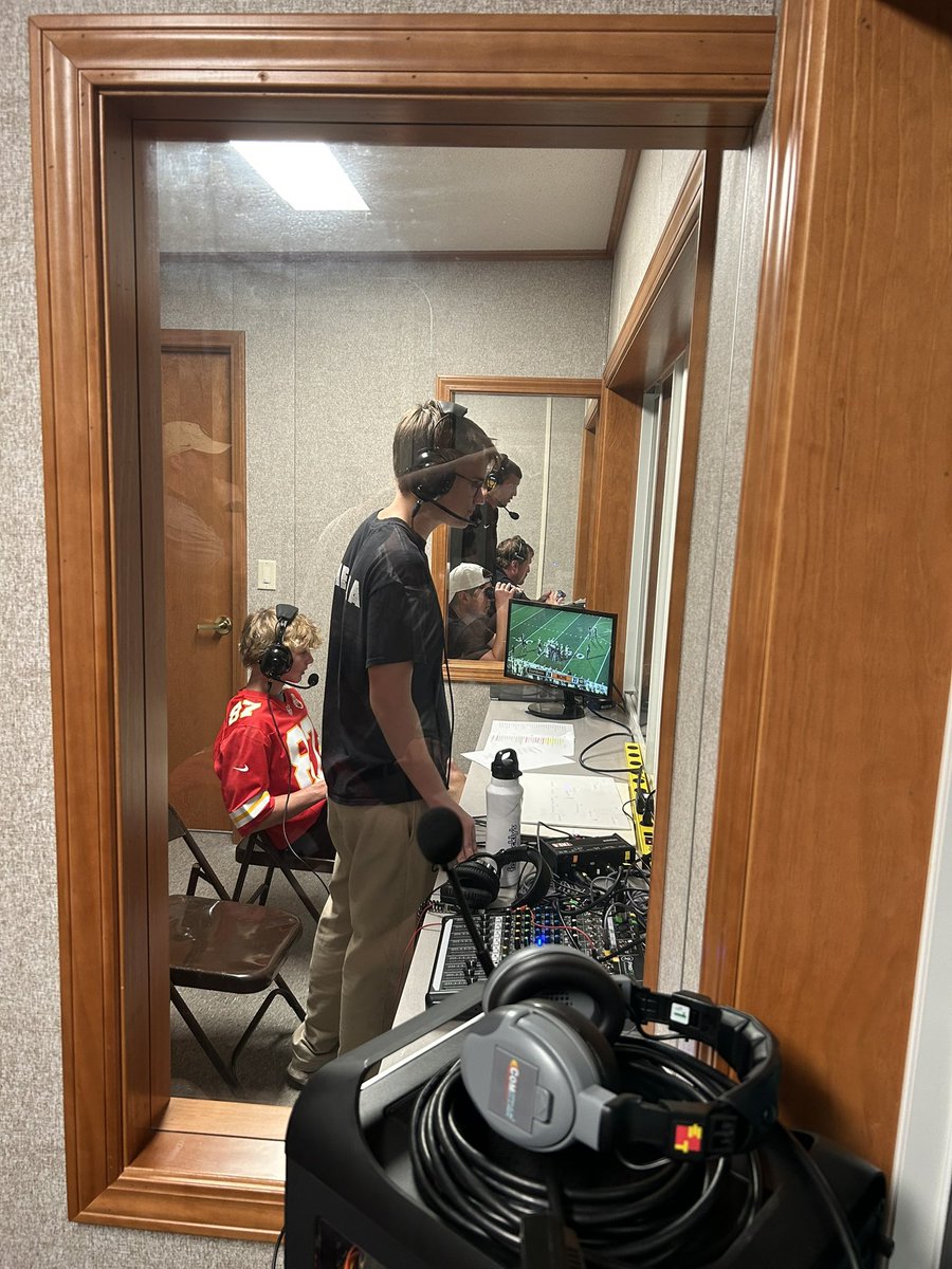 Warrior Built Network (@builtwarrior) on Twitter photo Davidson leads BCHS 35-33 at halftime! Hope you’re enjoying the stream! <a href="/DHS_Warriors/">Davidson High School</a> Davidson leads BCHS 35-33 at halftime! Hope you’re enjoying the stream! <a href="/DHS_Warriors/">Davidson High School</a>