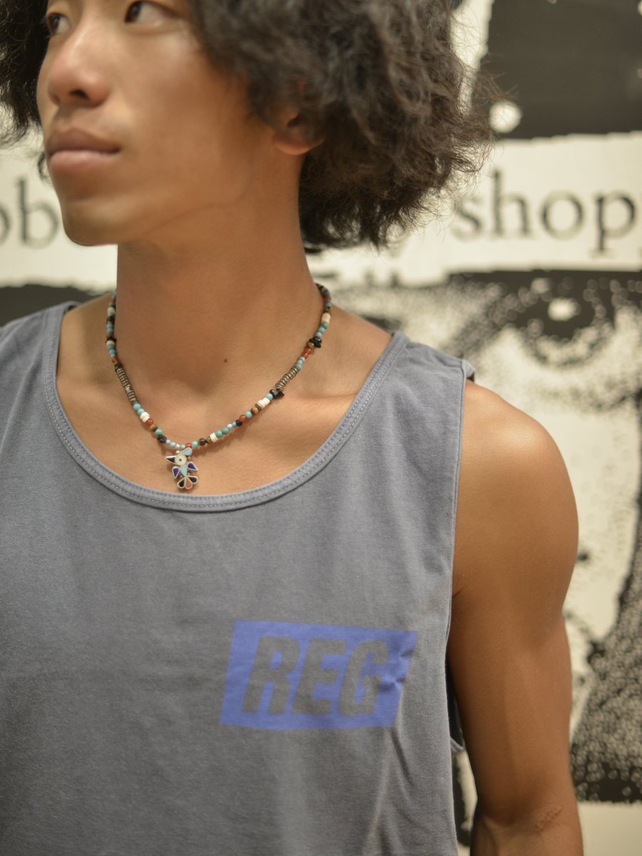 REGULATOR_CREW's tweet photo. #REGTAG
季節外れのタンクトップロンチの理由は、やっとかっこいい形のBODYが見つかったからデス◎ インナーに着るのにロゴが目だったら変でしょ、だからシンプルなんですよ。「知ってる人は知っている」ものってやっぱアガるじゃないですか、気持ちが乗っかってますからね◎
https://t.co/vFjiEut3KP https://t.co/hWnfJkjG83