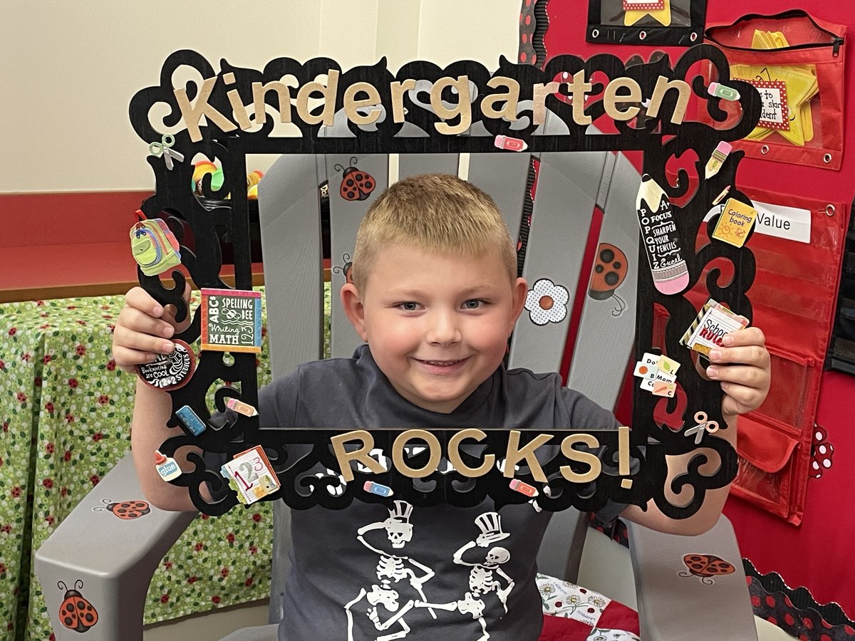 north_hills's tweet photo. Kindergarten's #nhfirstday! Welcome, Class of 2036! ❤️🤍 #nhproud #nhclassof2036 https://t.co/MZAhOPt1qs