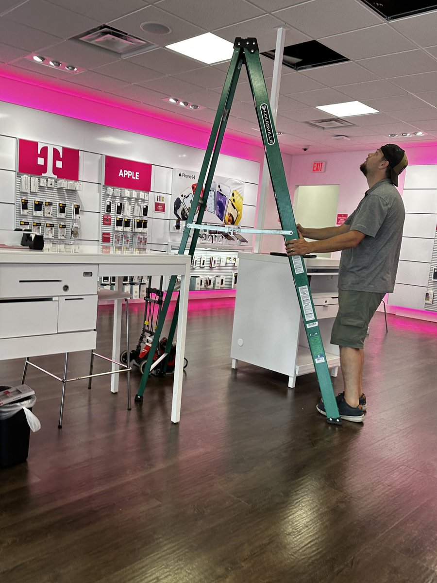 JaredRayburnSr's tweet photo. The end of an era. They removed the @Sprint computers and kiosk today at my @TMobile store. #TeamMagenta #SprintFamily #NEXTEL #VoiceStream #Winning https://t.co/6n2rVojiqR