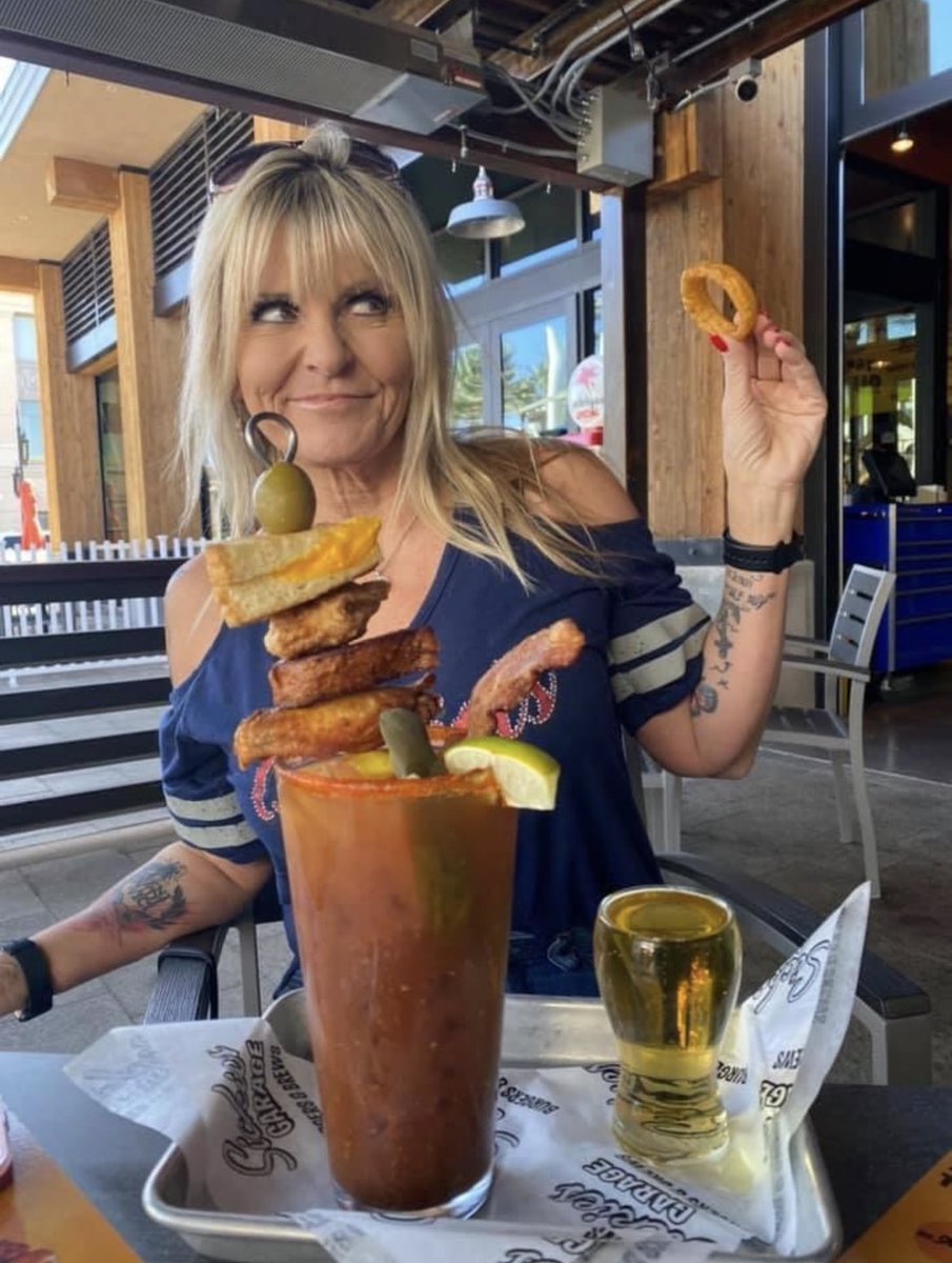 chieftwitfan1's tweet photo. Bloody Mary Day.
#titos #bloodymary #vegas #sickies https://t.co/8hYwVaz2Mx