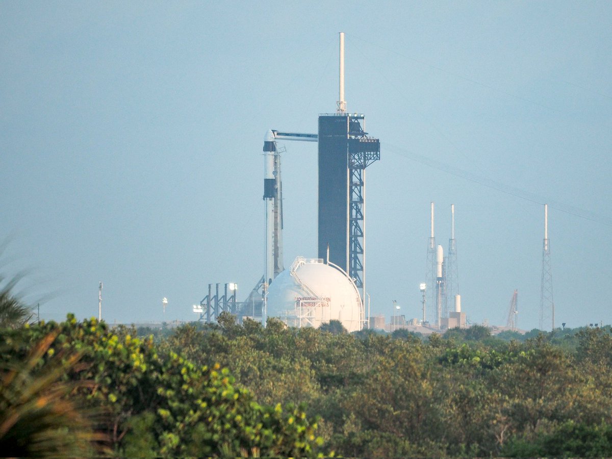 MadeOnEarthFou1's tweet photo. #LC39A #SLC40 #SLC41 are all occupied at the moment with @SpaceX F9 and Crew Dragon for @NASA #Crew7 , SpaceX F9 with @Starlink Group 6-11 , and @ULA #AtlasV for @NatReconOfc NROL-107 https://t.co/S57lHjQM9r