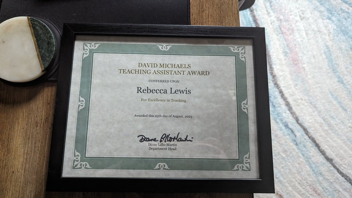 becc_ys's tweet photo. I got a Teaching Award this afternoon (🥳) that comes with a $50 prize. The catch: the department will purchase something worth $50 and it has to be work/research related. 

Do you own something that's $50 or less that revolutionized the way you work? https://t.co/wBHRqK1d6F