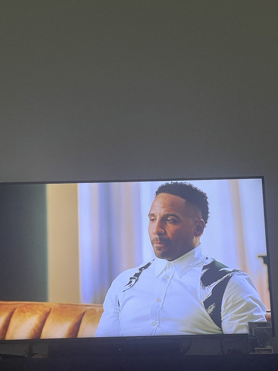 JayPoppins615's tweet photo. Finally found the time to watch #BookOfWard I said I was going to watch the first 30 minutes but I couldn’t stop watching @andreward great documentary #Boxing https://t.co/hniXXpdzAp