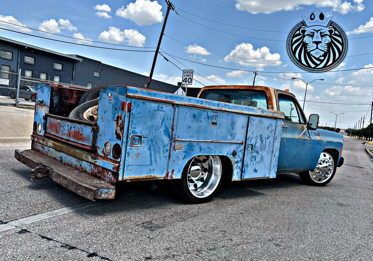 kingswheels2's tweet photo. 1977 Chevy C-30 service truck with 6/8 lowering kit, 22 Alcoas, wrapped up in 265/35R22 Versatyre!! Now off to interior! #KingsWheels2 #SuspensionSpecialists #Chevy #Chevrolet #C30 #Dually #DulyKing #SwitchSuspension #Alcoa #Versatyre #LowLife #Texas #Dallas #GreedyGrove #Buckner https://t.co/wCUC1FZDPB