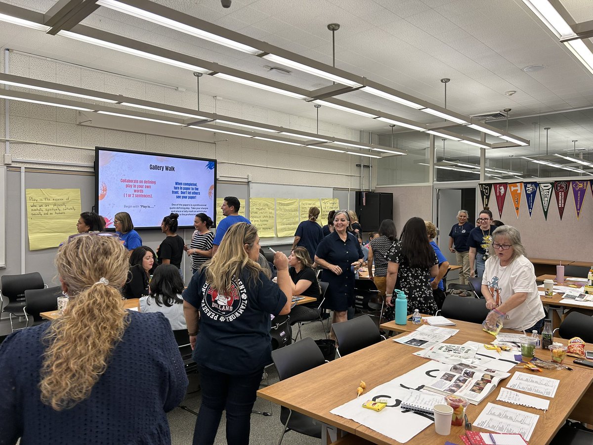 NancyGoRios's tweet photo. Play-Based Learning in NLMUSD! Professor Andrade sharing research and strategies with our TK team of teachers and paraprofessionals. NLMUSD TK Academy Day #2. https://t.co/rMbYjYgmpQ