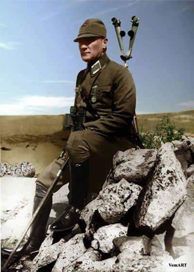 Başta Gazi Mustafa Kemal ATATÜRK olmak üzere, bütün şehit ve gazilerimizi saygı ve minnetle anıyorum. Mazisi şan ve şeref dolu Türk Ordusunun ve TÜRK Milletinin ZAFER HAFTASI kutlu olsun...