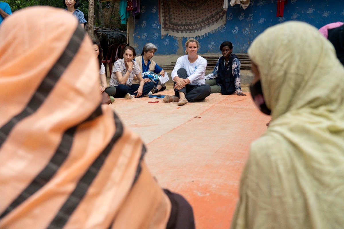 KellyTClements's tweet photo. Six long years since one of the fastest refugee exoduses in recent history - #Rohingya from #Myanmar, hosted generously by #Bangladesh, but these 1 million stateless people want what we all want - a home.

We will not forget them or their host communities. https://t.co/TEq3d1SZbr
