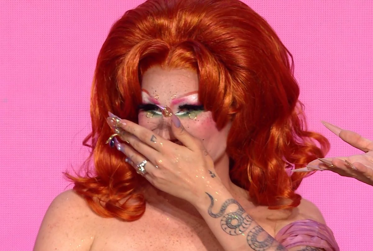 mascarayde's tweet photo. moon getting a standing ovation when nicky said her name 🥹😭 #dragracefrance https://t.co/3KwjGhKLJa