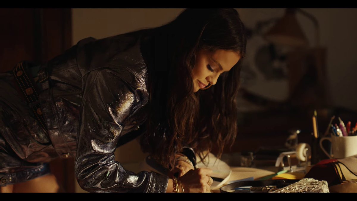 PortalSelenaBR's tweet photo. HITOU! 

‘Single Soon’, de Selena Gomez, estreou em #1 no chart do YouTube Global e também no topo do YouTube US Trendings. 🔥 https://t.co/WwbHYURVkc