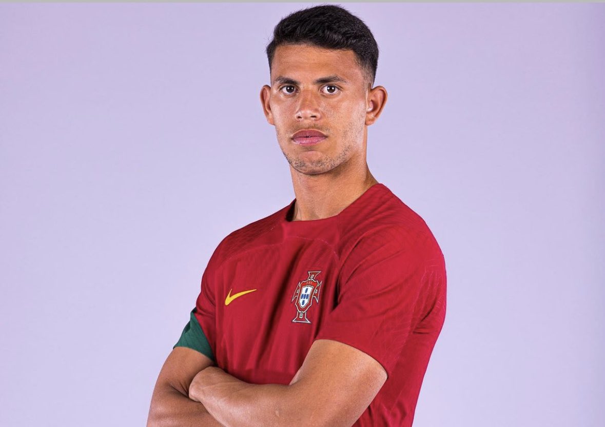 FabrizioRomano's tweet photo. Manchester City and Wolves remain in direct contact over Matheus Nunes deal as he’s the top target in midfield 🚨🔵

New bid will be submitted after €55m package rejected, likely to be the last one from City.

Matheus wants the move, City always been in active talks with Wolves. https://t.co/TkpK5AJLhZ