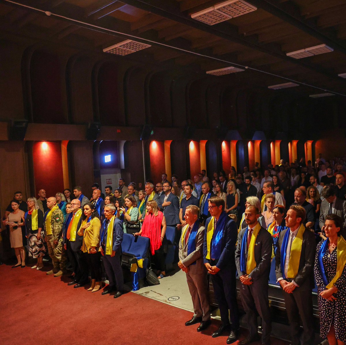 Tonight, we celebrated Ukraine's Independence Day with Quint-Partners, EU, @AGK_AJK, and @ECPMF, along with Ukrainian Journalists from the 🇩🇪 funded Journalists in Residence program. Touched by the solidarity spirit and support by @VjosaOsmaniPRKS and the entire country 🇺🇦🇽🇰