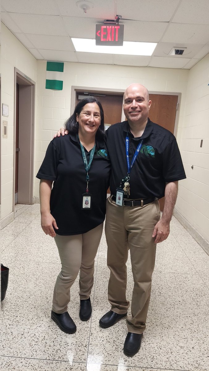 NankinEdu's tweet photo. The @ihslapg Admin Team twinning it for Class of 2027 Orientation #PGCPSFirstDay https://t.co/qqHeth9d4c