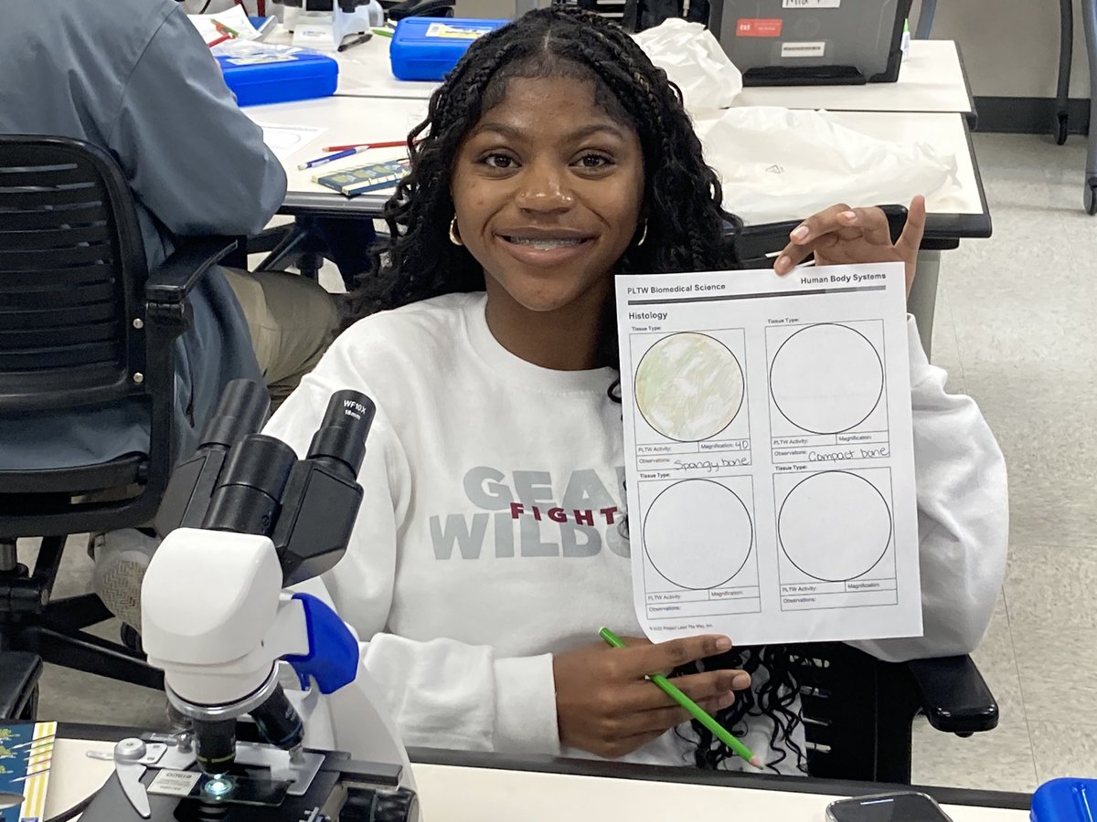 satellitecenter's tweet photo. Team members from @HCESatCenter spent some time behind microscopes this week studying various types of bone and tissue cells. They then had to identify and draw a diagram of what they saw. #FutureBiomedicalEngineers #SCPPS #PathwayToExcellence https://t.co/XvfAyLYlBz