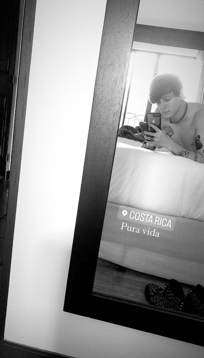 PORTAL_CNCO2's tweet photo. 📲|| @christophervele vía Instagram Stories
#CNCO #christopherbvelez https://t.co/2uSMwHKxSs