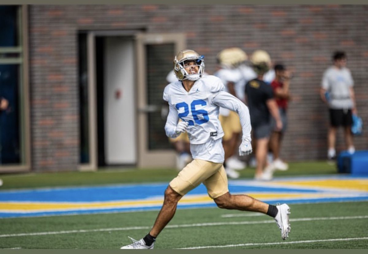 Hawks at the next level! Zeke Thomas, alum of Soquel High is getting after it at UCLA during fall camp! Keep working zeke! <a href="/shmoney772/">Zeke Thomas</a> 
#BallAtTheBeach