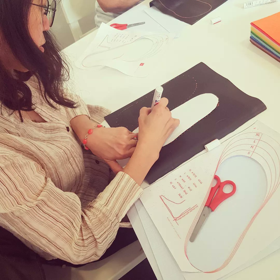 NJMIdeas's tweet photo. Exploring  creativity, making stitched slippers, inspired  by an object  currently  displayed  in our Ingenuity exhibition  in todays MIY  workshop. Thank you Feng Ru Lee for leading  such a wonderful session. 
 #makeityours # nationaljusticemuseum 
#njmingenuity #ingenuity https://t.co/2Rg60XGvah