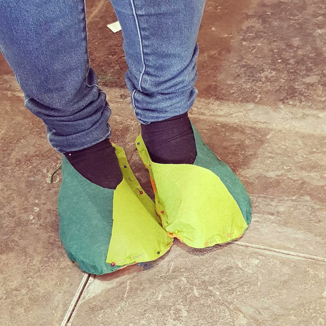 NJMIdeas's tweet photo. Exploring  creativity, making stitched slippers, inspired  by an object  currently  displayed  in our Ingenuity exhibition  in todays MIY  workshop. Thank you Feng Ru Lee for leading  such a wonderful session. 
 #makeityours # nationaljusticemuseum 
#njmingenuity #ingenuity https://t.co/2Rg60XGvah