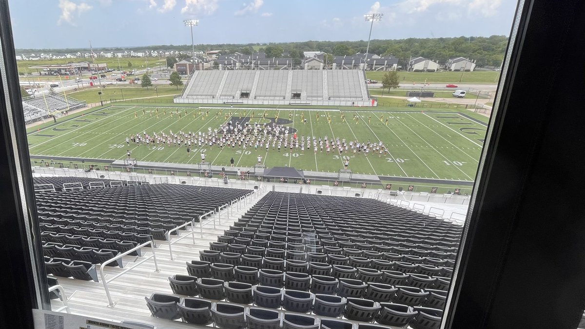 danielwhawk's tweet image. Under 3 hours until the season opener for @BrokenArrowFTBL hosting @BvilleFB.  I’ll have you covered with @MDilldine  and @44Devon44 on @ArrowVisionBA.