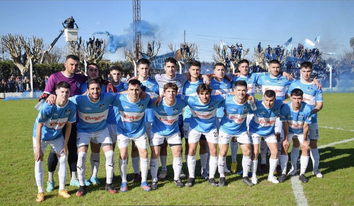 ⭐️ LOS CAMPEONES ⭐️

Foto que quedará para la historia grande del club 🇸🇲