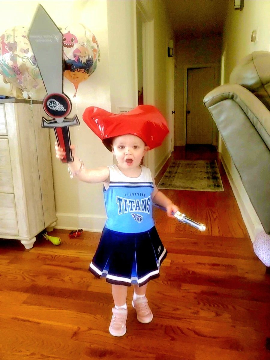 Titanman615's tweet photo. My little girl , Magnolia, doing her best Chilly Pepper impression for game day !!!๐ฅโ๏ธ๐โ๏ธ๐ฅ @Skullspliter1
#TitanUp #Titans #TennesseeTitans
#Chillypepper #FanOfTheYear2023 https://t.co/XzERHVDQYr