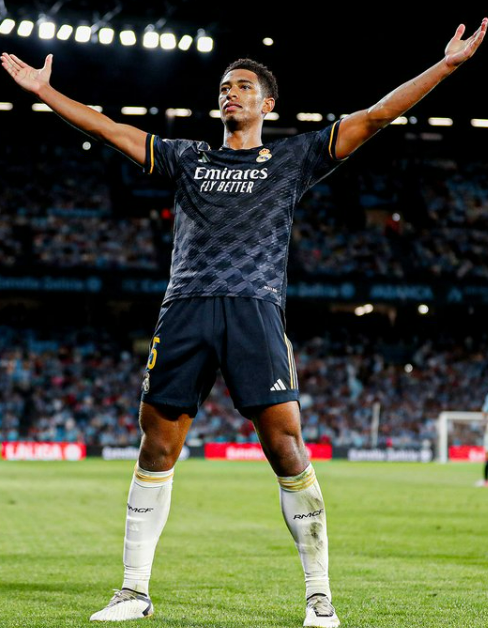 F4aFkXfXIAAxRVa?format=png&name=small