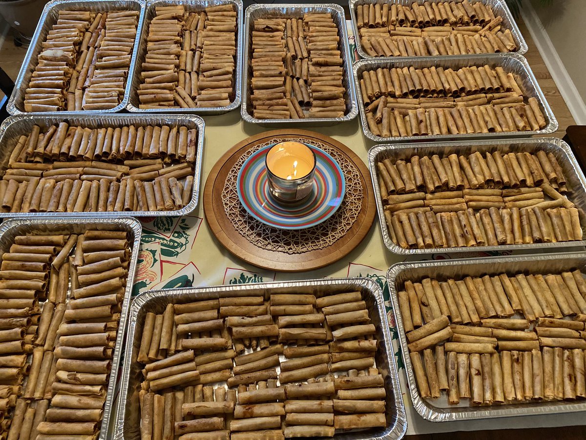 MFilcuisine's tweet image. Wow! A thousand pieces of lumpia shanghai and large garlic fried rice. Got enough! 😎 Order now at mamitasfilipinocuisine.com/menu/ #filipinofood #filipinocuisine #filipinodish #food