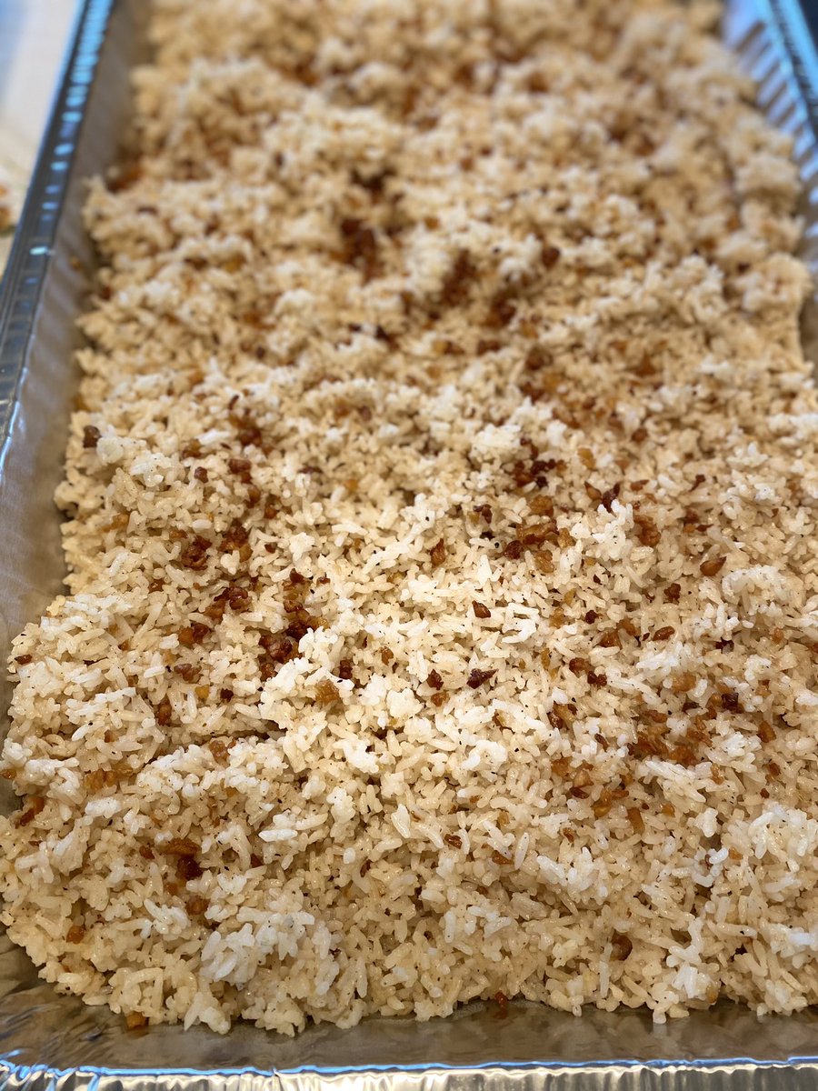 MFilcuisine's tweet image. Wow! A thousand pieces of lumpia shanghai and large garlic fried rice. Got enough! 😎 Order now at mamitasfilipinocuisine.com/menu/ #filipinofood #filipinocuisine #filipinodish #food