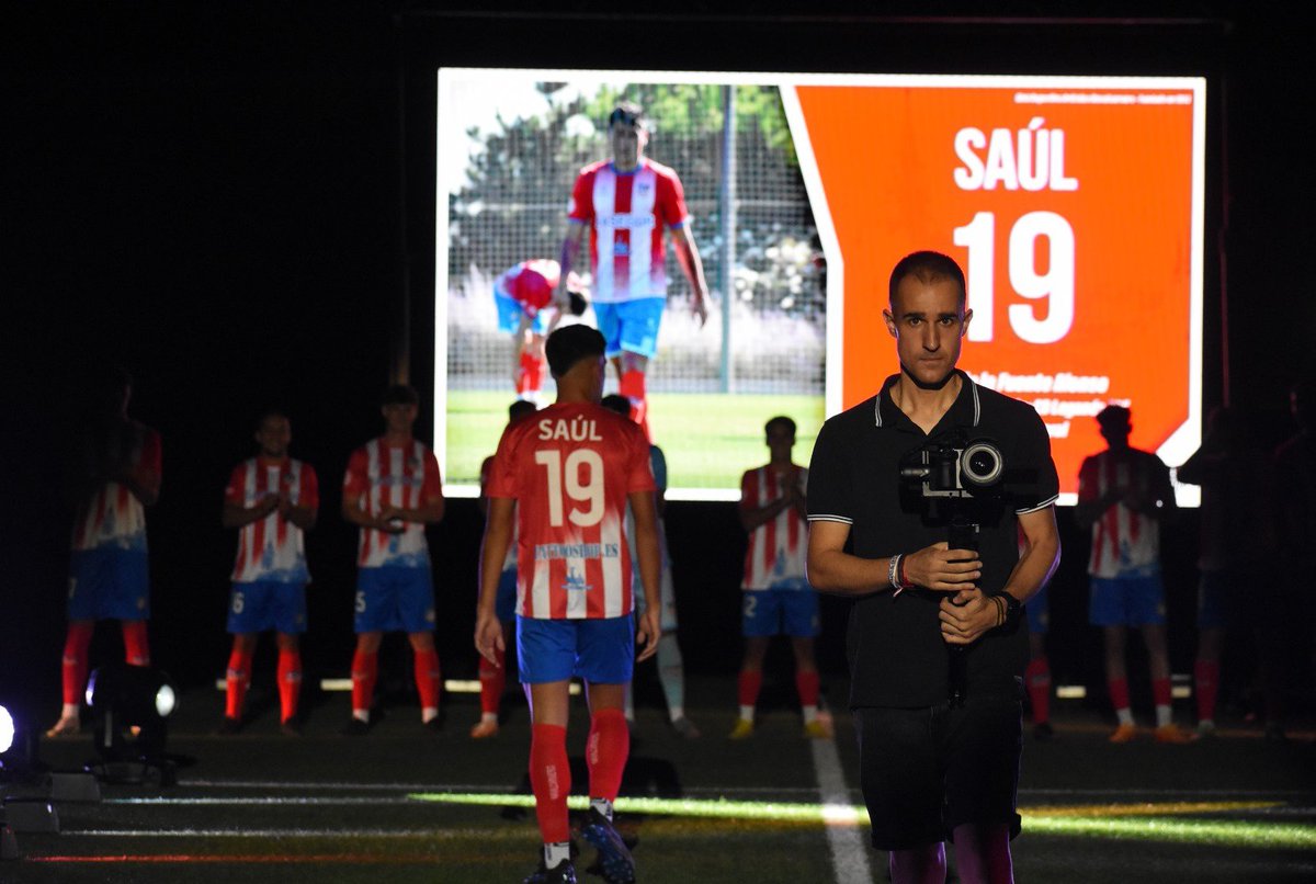 Día de presentación junto a nuestra gente !!! Con ganas de competición!
<a href="/CDANavalcarnero/">CDA Navalcarnero</a> 
<a href="/pelluzvisuals/">Marcos Pelluz ✌️📸</a> 
⚽️⛵️